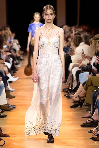 Look 2